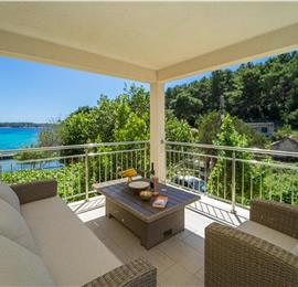 6 Bedroom Beachfront Villa with Heated Pool near Vela Luka on Korcula Island, Sleep 12
